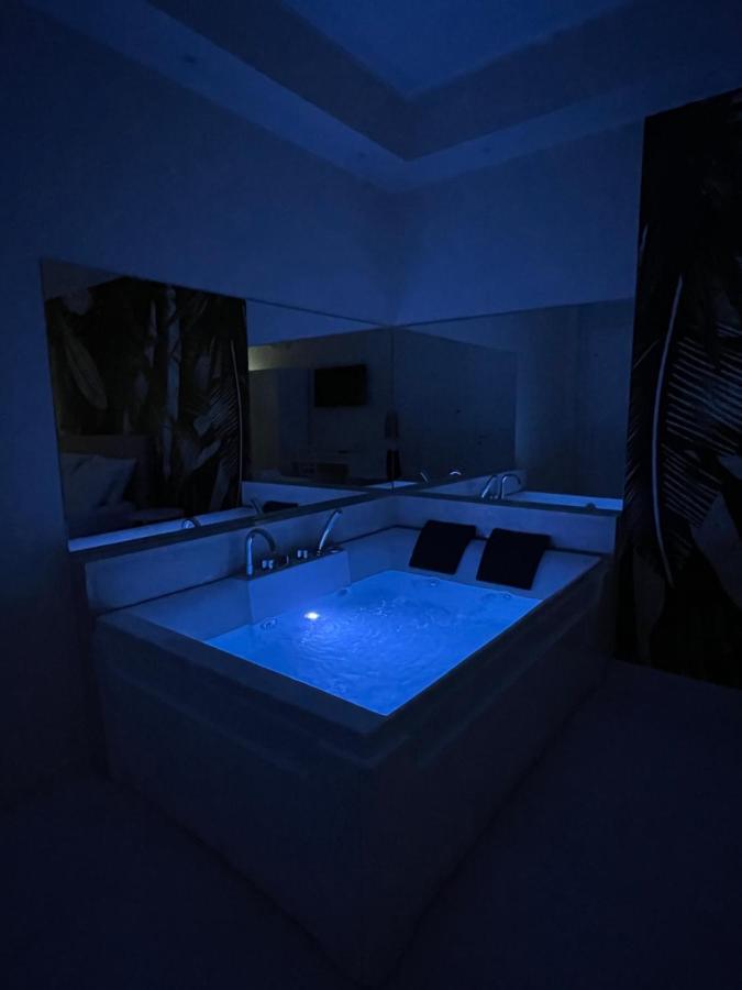 Suite 55 In Centro Трани Екстериор снимка